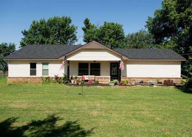 Property at 2401 Davis Rd, Guthrie, OK 73044, 3 beds, 2 baths