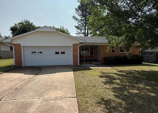 Property at 1529 N Oklahoma Ave, Shawnee, OK 74804, 3 beds, 1.5 baths