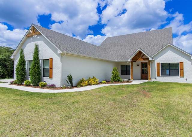 Property at 10281 236th St, Blanchard, OK 73010, 4 beds, 3 baths