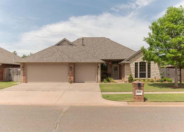 Property at 16909 Autumnwood Dr, Edmond, OK 73012, 4 beds, 2.5 baths