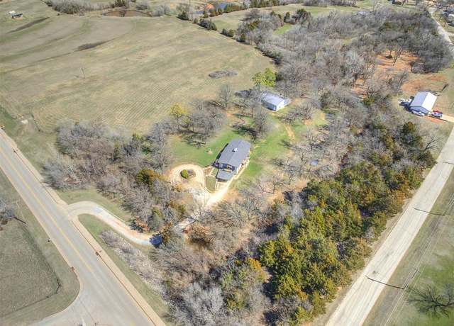 Property at 1802 N 15 St, Perry, OK 73077, 5 beds, 3 baths