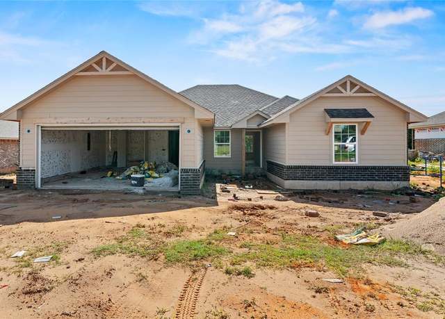Property at 4661 Lincoln Lndg, Harrah, OK 73045, 4 beds, 2 baths