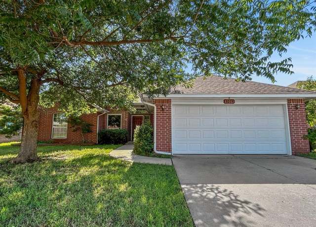 Property at 17413 Platinum Ln, Edmond, OK 73012, 3 beds, 2 baths