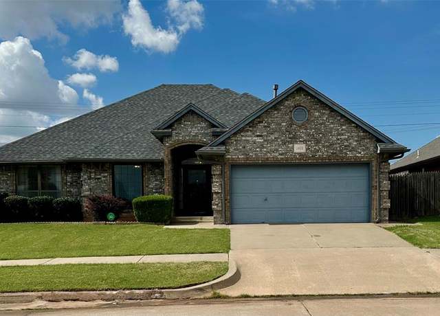 Property at 1401 NE 11th St, Moore, OK 73160, 3 beds, 2 baths