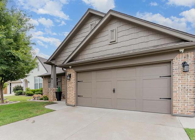 Property at 17912 Marron Dr, Edmond, OK 73012, 3 beds, 2 baths