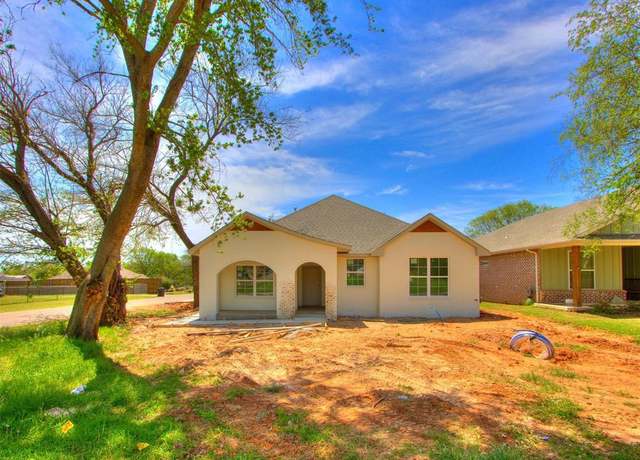 Property at 100 W 4th St, Arcadia, OK 73007, 3 beds, 2 baths