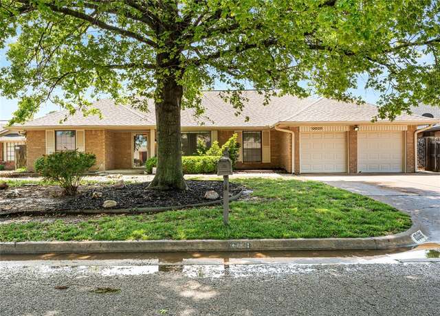 Property at 10028 Henderson Dr, Oklahoma City, OK 73139, 4 beds, 2.5 baths