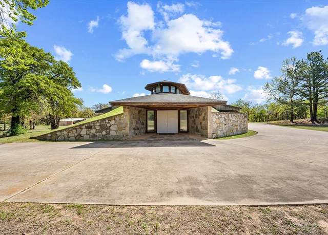 Property at 4030 Twisted Trail Rd, Oklahoma City, OK 73150, 3 beds, 3.5 baths
