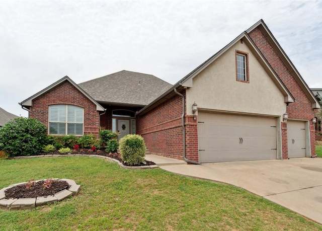 Property at 1113 Samantha Ln, Moore, OK 73160, 4 beds, 3 baths