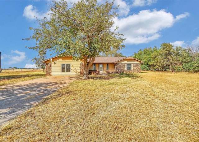 Property at 20477 E County Road 158, Altus, OK 73521, 3 beds, 2 baths