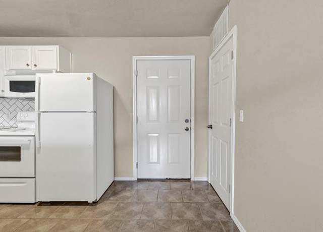 Property at 1220 SE 12th Ave #1205, Norman, OK 73071, 2 beds, 2 baths