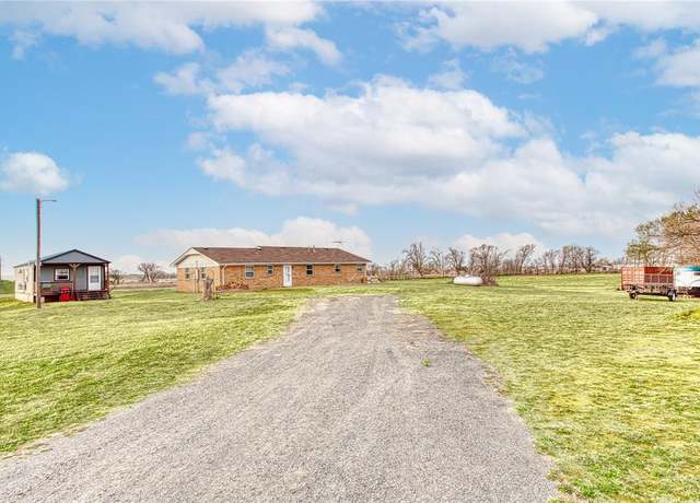 Property at 19366 E 1130 Rd, Elk City, OK 73644, 4 beds, 3 baths