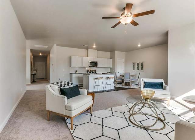 Property at 1016 Prairie Dr, Tuttle, OK 73089, 4 beds, 2 baths
