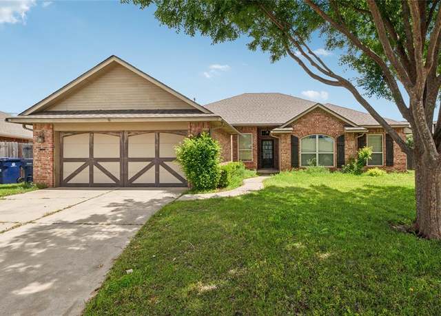 Property at 19132 Cottonwood Ct, Edmond, OK 73012, 4 beds, 2 baths