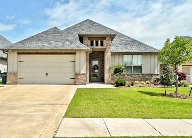 Property at 209 Pont De Normandie Ct, Edmond, OK 73034, 3 beds, 2.5 baths