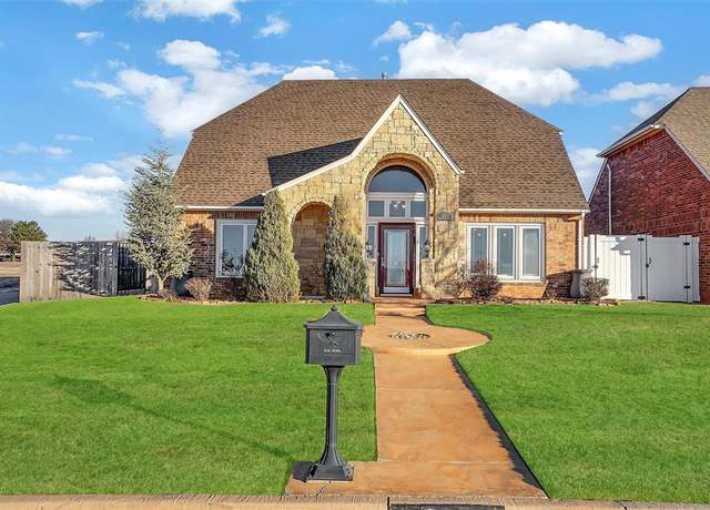 Property at 717 E 11th St, Cordell, OK 73632, 4 beds, 3 baths