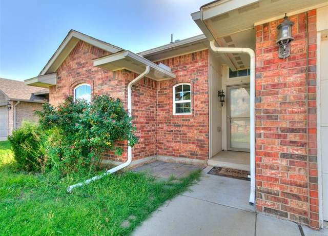 Property at 5707 Sanabel Ct, Oklahoma City, OK 73179, 3 beds, 2 baths