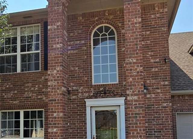 Property at 11608 NW 6th St, Yukon, OK 73099, 4 beds, 2.5 baths