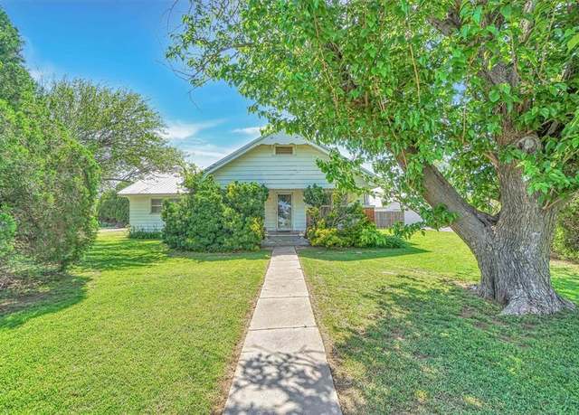 Property at 221 East St, Martha, OK 73523, 3 beds, 2 baths
