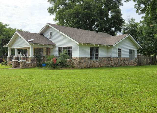 Property at 207 E Cedar St, Calvin, OK 74531, 2 beds, 1 bath