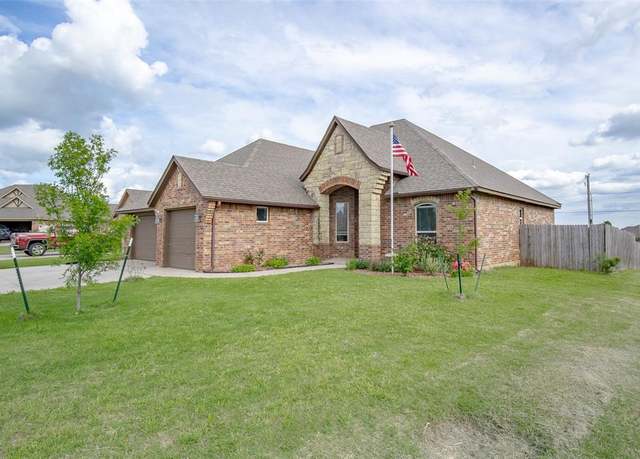 Property at 708 Carol Ann Pl, Moore, OK 73160, 3 beds, 2 baths
