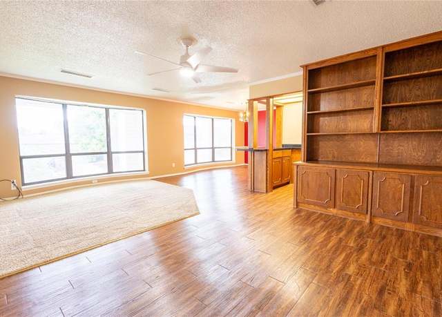 Property at 2525 NW 62nd St #206, Oklahoma City, OK 73112, 2 beds, 2 baths