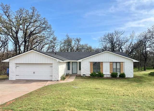 Property at 307 Brookside Dr, Guthrie, OK 73044, 4 beds, 2 baths