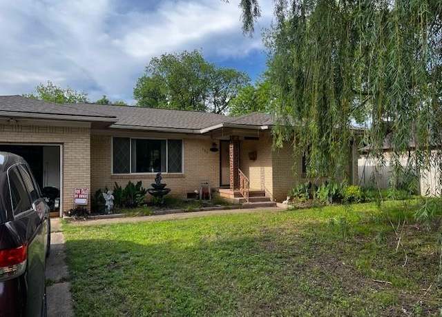 Property at 306 W Comanche St, Lindsay, OK 73052, 3 beds, 1.5 baths