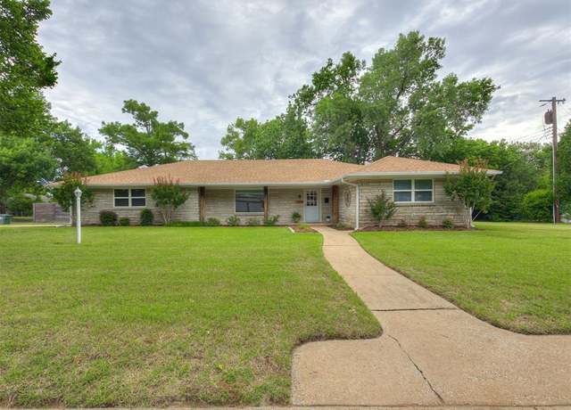 Property at 1919 Westbrooke Ter, Norman, OK 73072, 4 beds, 2 baths