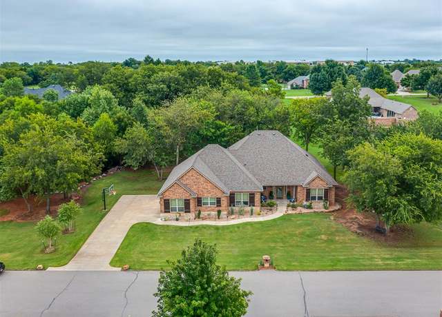 Property at 210 N Riverside Dr, Moore, OK 73160, 3 beds, 2 baths