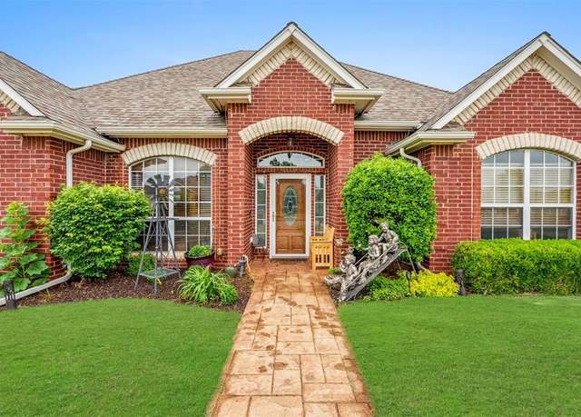 Property at 116 Mission Hills Dr, Guthrie, OK 73044, 3 beds, 3 baths