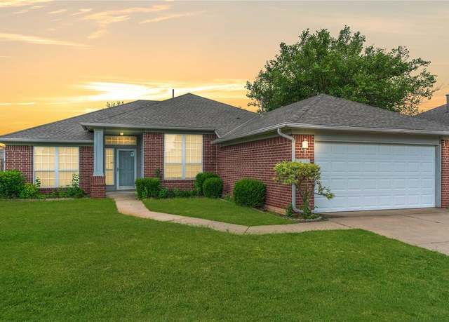 Property at 2412 NW 164th Ter, Edmond, OK 73013, 3 beds, 2 baths