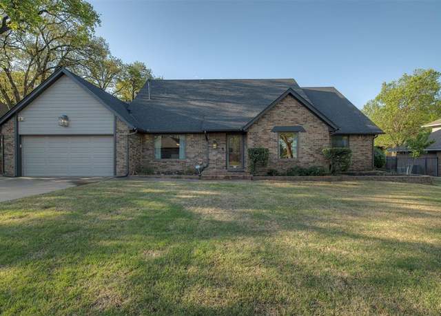 Property at 3804 Chickasha, Edmond, OK 73013, 4 beds, 2.5 baths