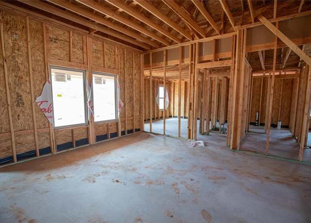 Property at 3109 Grapevine St, Edmond, OK 73034, 3 beds, 2 baths
