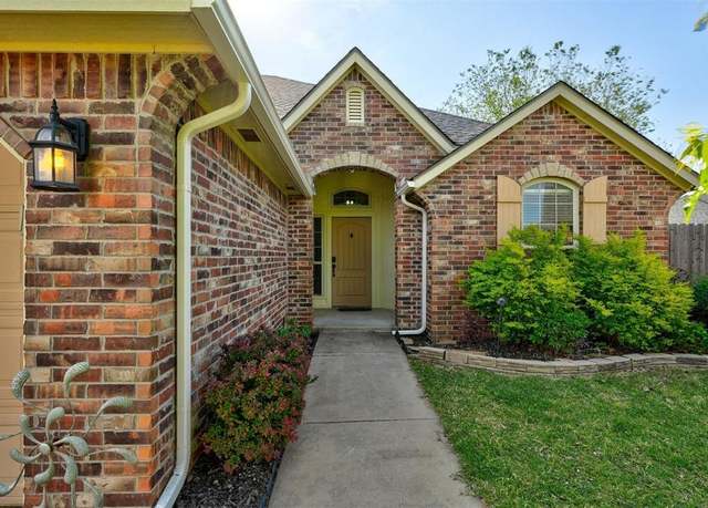 Property at 300 SW 172nd Cir, Oklahoma City, OK 73170, 4 beds, 2 baths