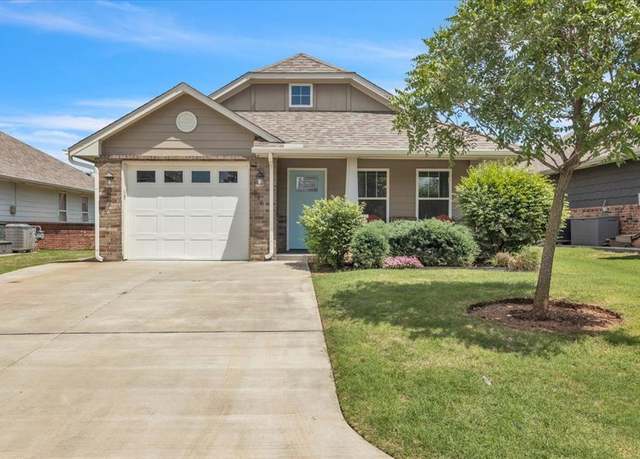 Property at 216 N Walnut St, Edmond, OK 73003, 3 beds, 2 baths
