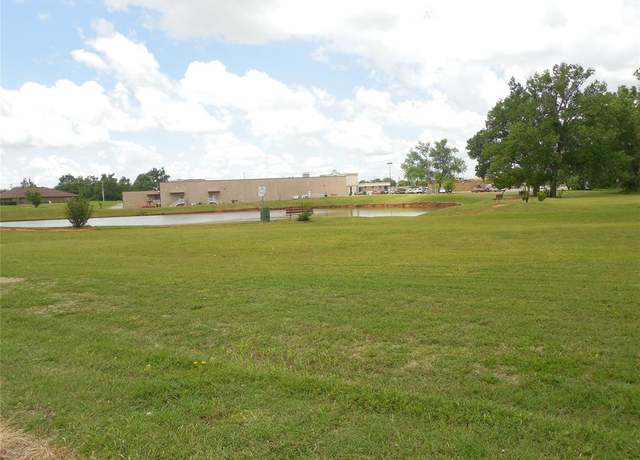 Property at 106 Landmark Dr, Yukon, OK 73099