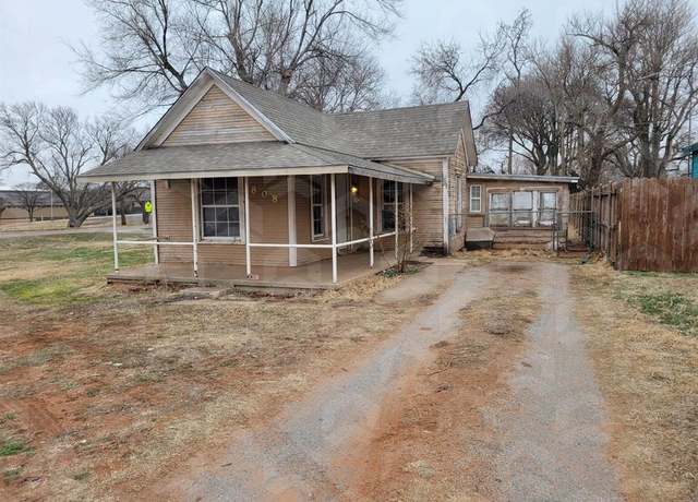 Property at 808 W B Ave, Elk City, OK 73644, 1 bed, 1 bath