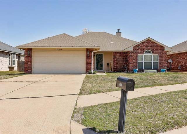 Property at 21854 Meadow Mist Cir, Edmond, OK 73012, 3 beds, 2 baths