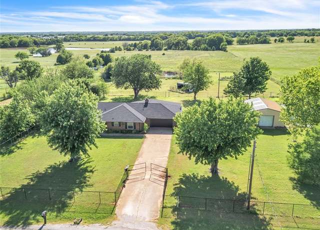 Property at 12600 120th St, Lexington, OK 73051, 3 beds, 2 baths