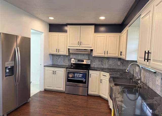 Property at 9901 Hummingbird Ln, Oklahoma City, OK 73162, 3 beds, 2 baths