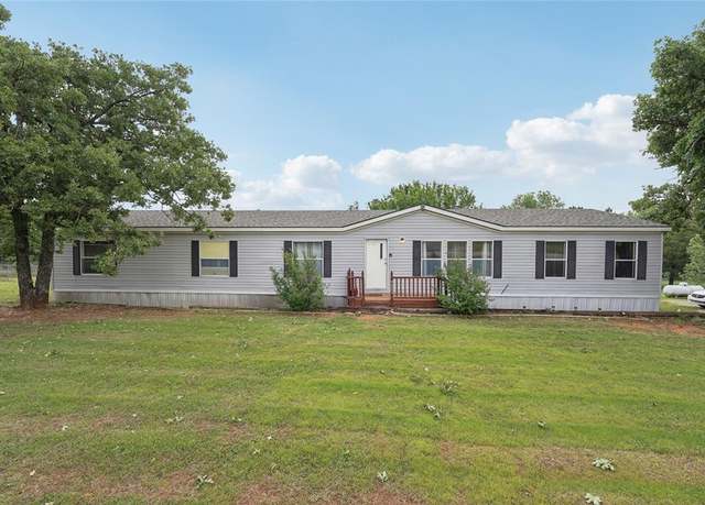 Property at 9000 Hollow Rd, Newalla, OK 74857, 4 beds, 3 baths