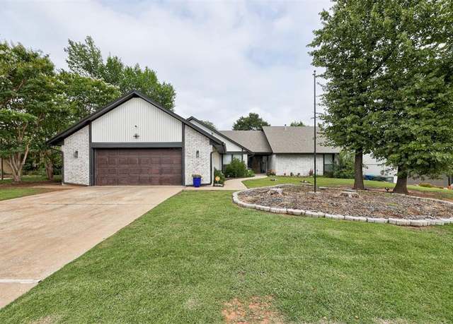 Property at 2404 Brookhaven Dr, Edmond, OK 73034, 4 beds, 2.5 baths