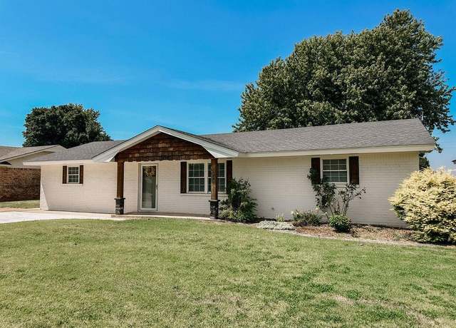 Property at 306 N Max St, Hinton, OK 73047, 3 beds, 2 baths