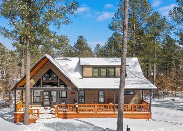 Property at 814 W Eagle Mountain Trl Trl, Broken Bow, OK 74728, 2 beds, 2.5 baths