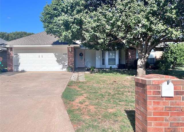 Property at 2800 Gettysburg Dr, Altus, OK 73521, 4 beds, 2 baths
