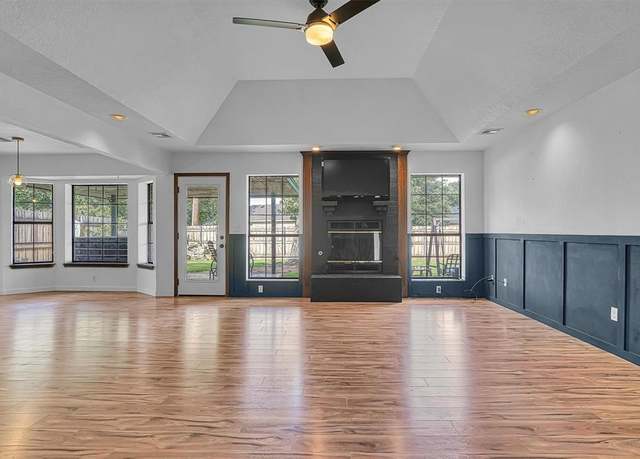 Property at 3208 Quail Cir, Altus, OK 73521, 3 beds, 2 baths