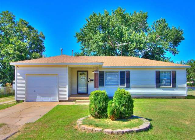Property at 707 E Washington St, Tecumseh, OK 74873, 3 beds, 1 bath