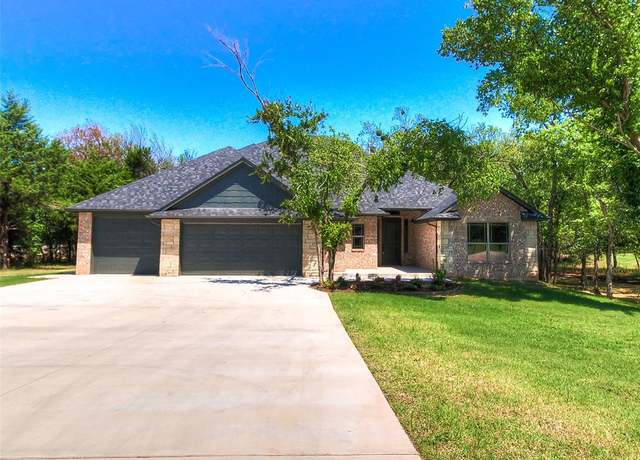 Property at 9070 Oak Tree Cir, Edmond, OK 73025, 4 beds, 3 baths