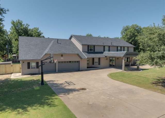 Property at 3840 NW 44th St, Oklahoma City, OK 73112, 5 beds, 4.5 baths